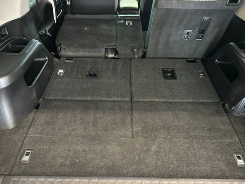 Used 2017 Toyota 4Runner SR5 AWD/4WD image 18