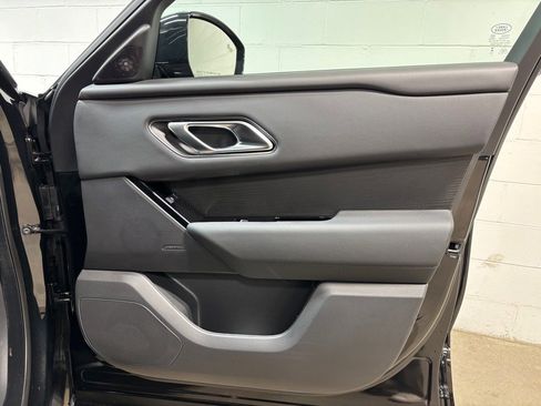 New 2026 Land Rover Range Rover Velar Dynamic SE image 32