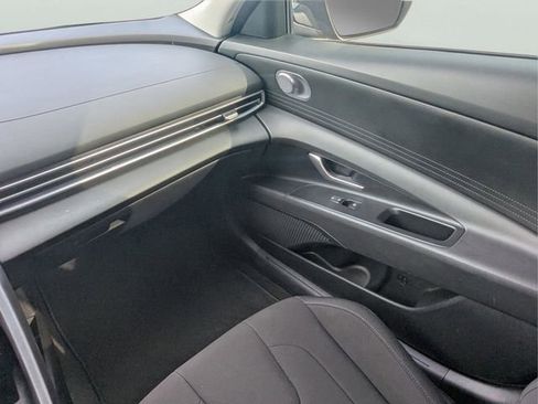 Used 2024 Hyundai Elantra SEL FWD image 14