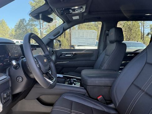 Used 2026 Chevrolet Tahoe High Country AWD/4WD image 19