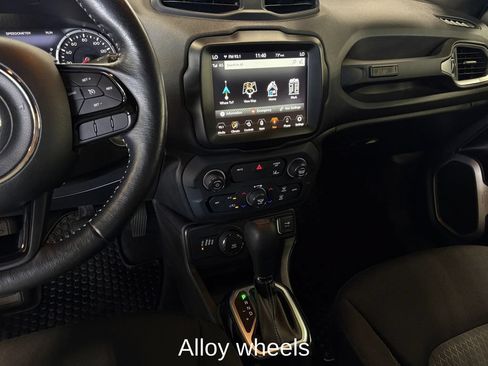 Used 2021 Jeep Renegade Latitude AWD/4WD image 19