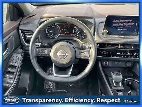 Certified 2022 Nissan Rogue SV w/ SV Premium Package image 14