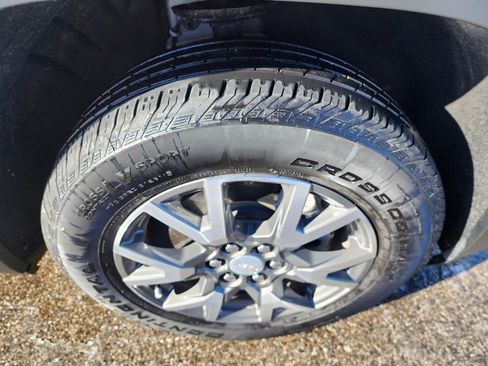 Used 2023 GMC Acadia SLE image 49