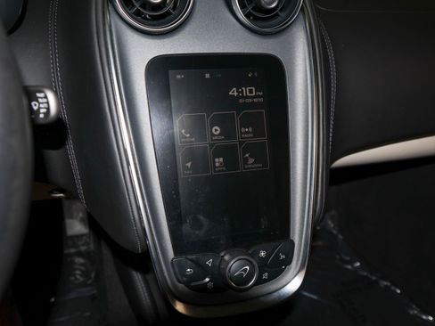 Used 2018 McLaren 570S RWD image 21