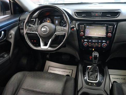 Used 2017 Nissan Rogue SV AWD/4WD image 12