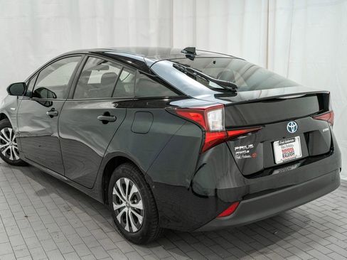 Used 2021 Toyota Prius LE image 4