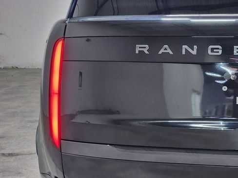 Used 2024 Land Rover Range Rover SE AWD/4WD image 20