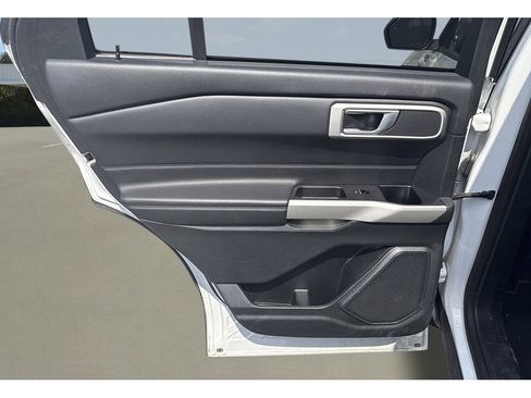 Used 2024 Ford Explorer XLT w/ Equipment Group 202A image 21