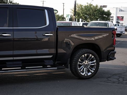 Used 2023 Chevrolet Silverado 1500 High Country image 9