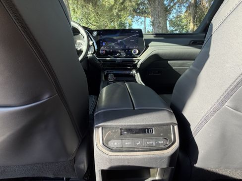 Certified 2026 Lexus TX 350 FWD w/ Technology Package image 35