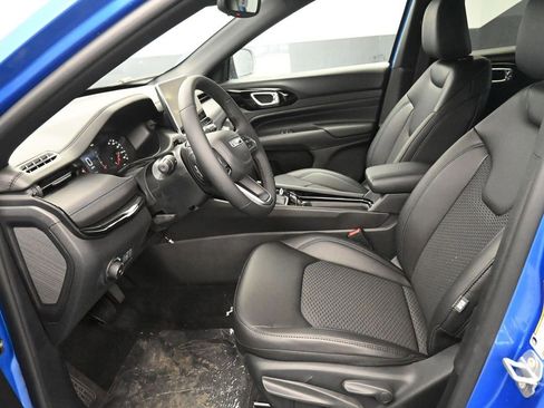 New 2026 Jeep Compass Latitude image 10