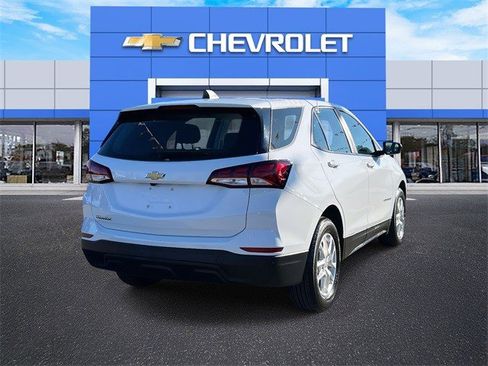 Certified 2023 Chevrolet Equinox LS w/ Driver Confidence II Package image 11