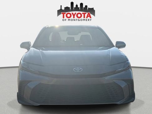 Used 2025 Toyota Camry SE image 8