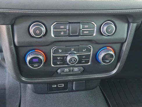 Used 2023 Chevrolet Suburban LS image 19