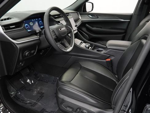 Used 2026 Jeep Grand Cherokee Limited w/ Limited Altitude Package AWD/4WD image 23