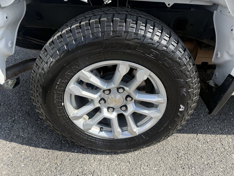 Used 2023 Chevrolet Silverado 1500 W/T w/ WT Value Package AWD/4WD image 10