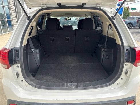 Used 2018 Mitsubishi Outlander ES FWD image 21