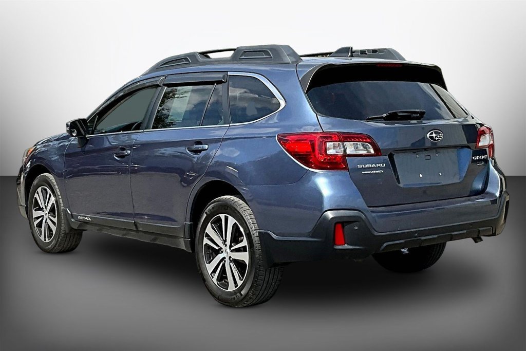 Used 2018 Subaru Outback 3.6R Limited AWD/4WD image 4