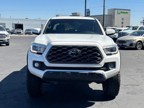 Used 2023 Toyota Tacoma TRD Off-Road w/ Technology Package AWD/4WD image 2