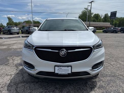 Used 2020 Buick Enclave Essence FWD image 2