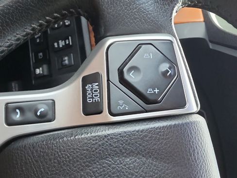 Used 2021 Toyota Tundra Platinum AWD/4WD image 14