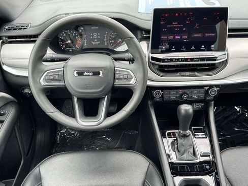 Used 2025 Jeep Compass Limited AWD/4WD image 13