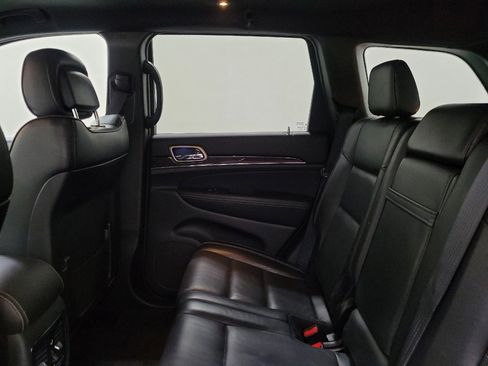 Used 2017 Jeep Grand Cherokee Overland AWD/4WD image 18