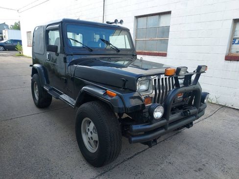 Used 1987 Jeep Wrangler Laredo AWD/4WD image 2
