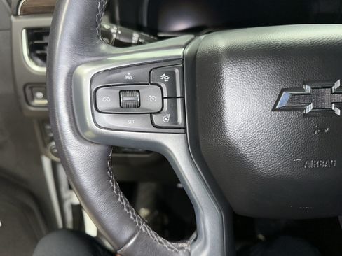 Used 2022 Chevrolet Tahoe Z71 w/ Luxury Package AWD/4WD image 19