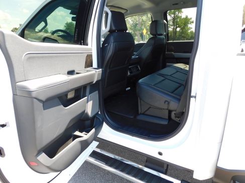 New 2026 Ford F250 Lariat w/ Chrome Package image 13