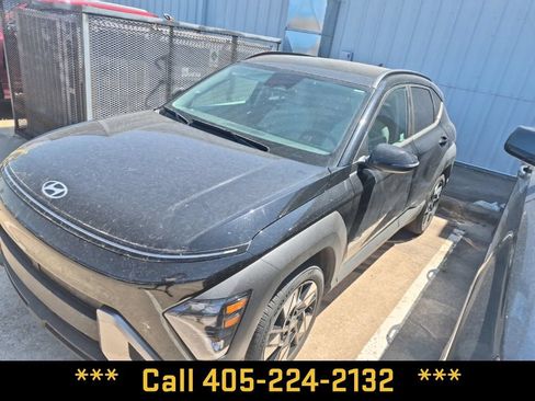 Used 2025 Hyundai Kona SEL FWD image 4