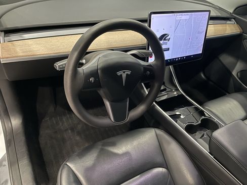 Used 2020 Tesla Model 3 Standard Range Plus RWD image 13