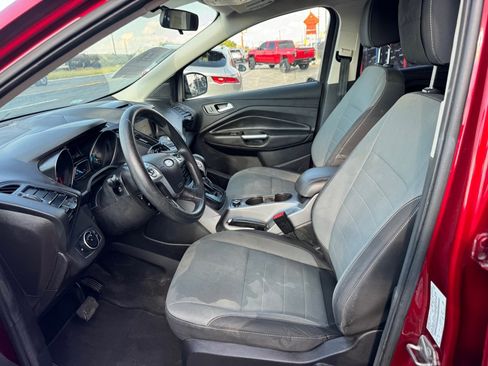 Used 2016 Ford Escape SE w/ Equipment Group 201A image 8