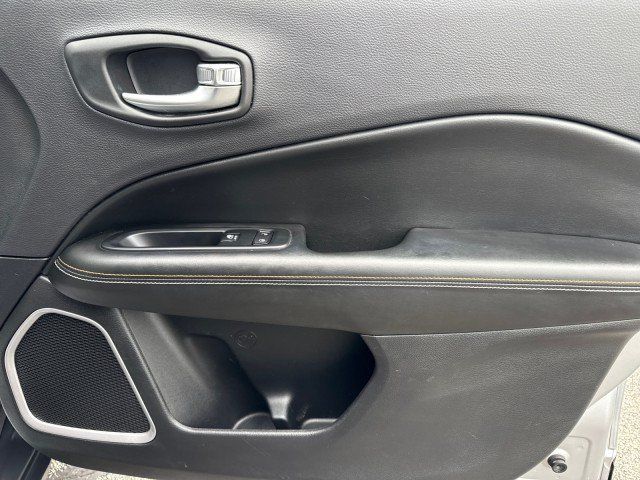 Used 2018 Jeep Compass Sport FWD image 30