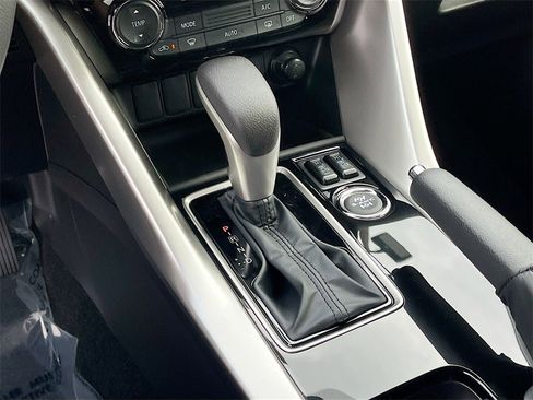 New 2025 Mitsubishi Eclipse Cross LE image 16