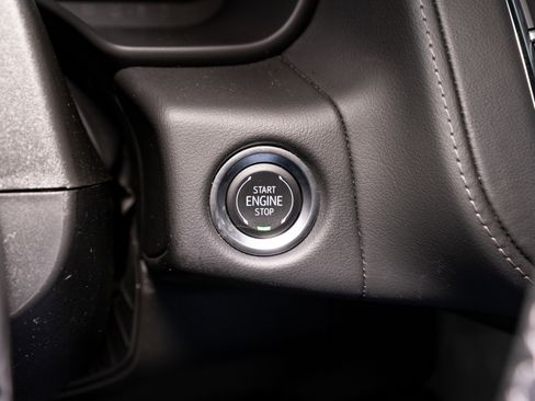 Used 2024 Chevrolet Suburban LT image 27