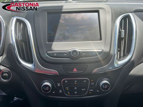 Used 2021 Chevrolet Equinox LT image 32