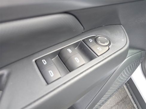 New 2025 Chevrolet Equinox EV RS image 4