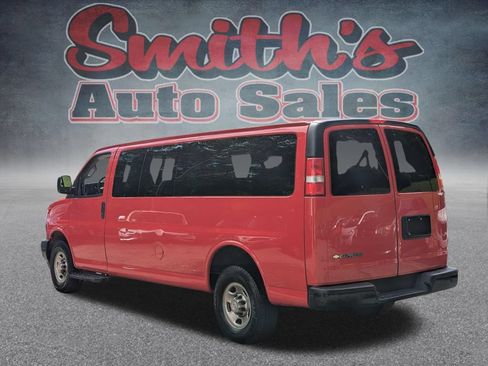 Used 2022 Chevrolet Express 3500 LS RWD image 4
