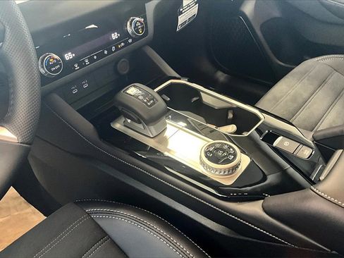 New 2025 Mitsubishi Outlander SE image 8