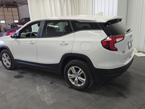Used 2024 GMC Terrain SLE image 6