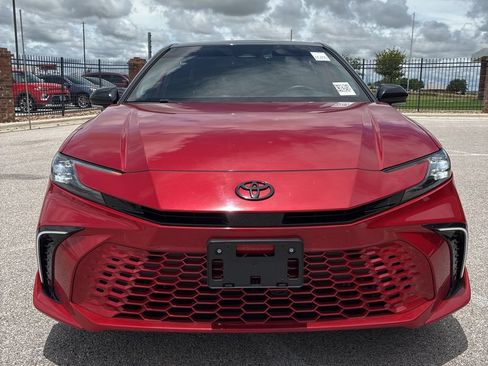 Used 2025 Toyota Camry XSE FWD image 2