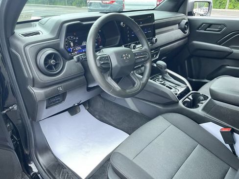 Used 2024 Chevrolet Colorado Trail Boss w/ Advanced Trailering Package AWD/4WD image 10