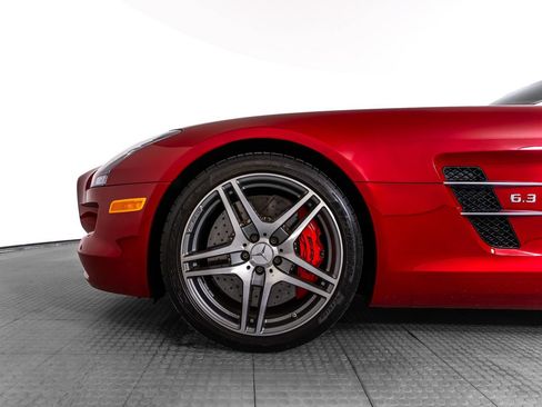 Used 2012 Mercedes-Benz SLS AMG Roadster image 9