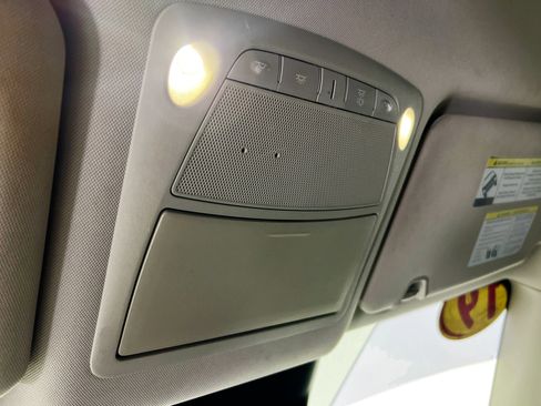 Used 2019 Nissan Rogue SV w/ Premium Package image 22