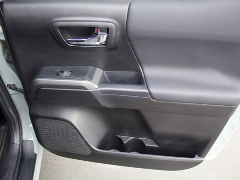 Used 2023 Toyota Tacoma TRD Off-Road w/ TRD Premium Off Road Package image 30