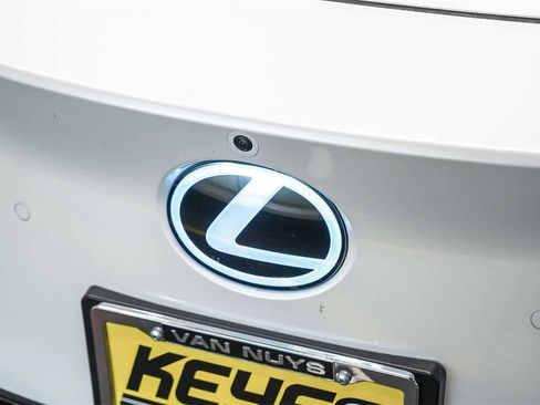 Used 2024 Lexus RZ 300e Premium image 8