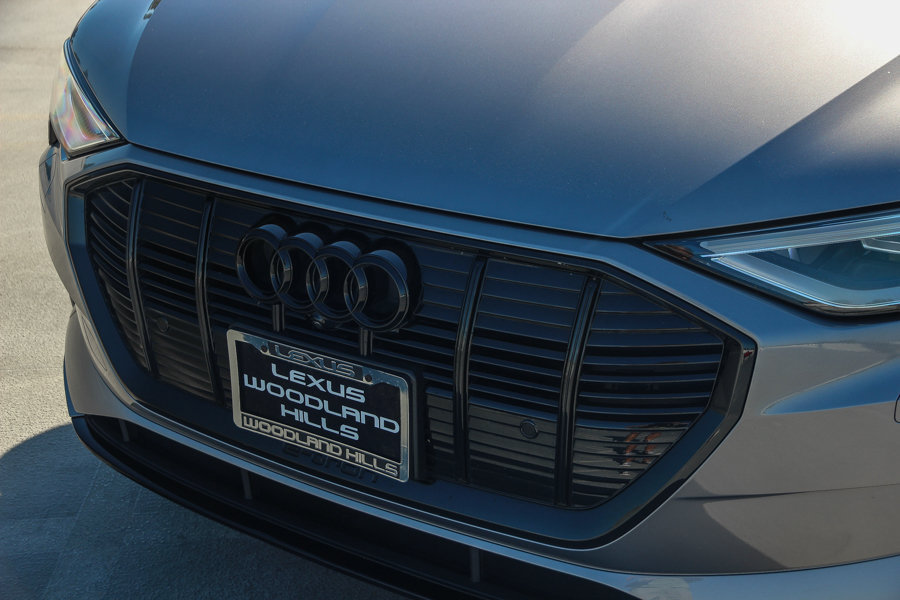 Used 2022 Audi e-tron Premium Plus w/ Premium Plus Package AWD/4WD image 9