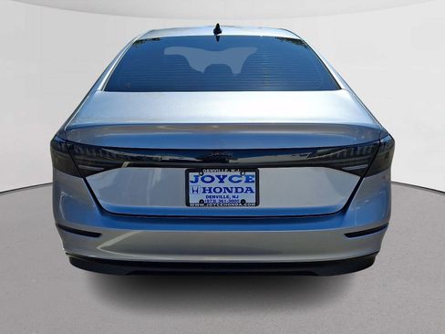 Used 2025 Honda Accord SE image 9