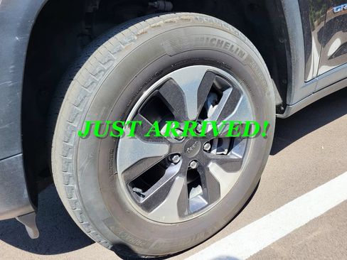 Used 2024 Jeep Grand Cherokee Limited 4xe AWD/4WD image 4